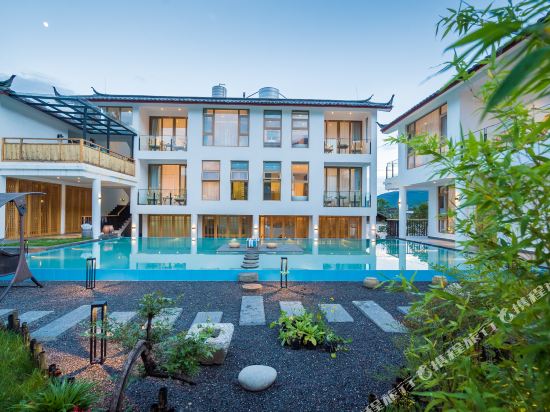 Snow Mountain Puli Yard Hostel — 4-Star Luxury Hotel in Yulong, People's Republic of China