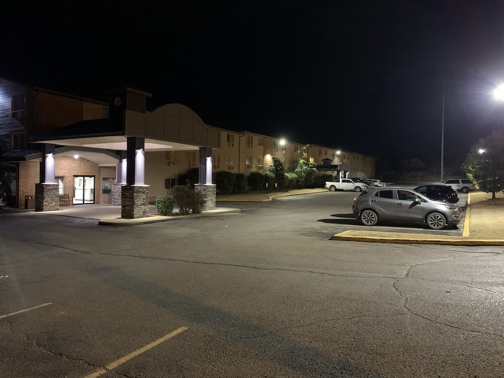 Brentwood Inn - photo 48