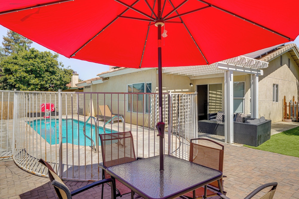 Private Pool and Patio Pet Friendly Bakersfield Gem — 4-Star Luxury Hotel in Bakersfield, United States