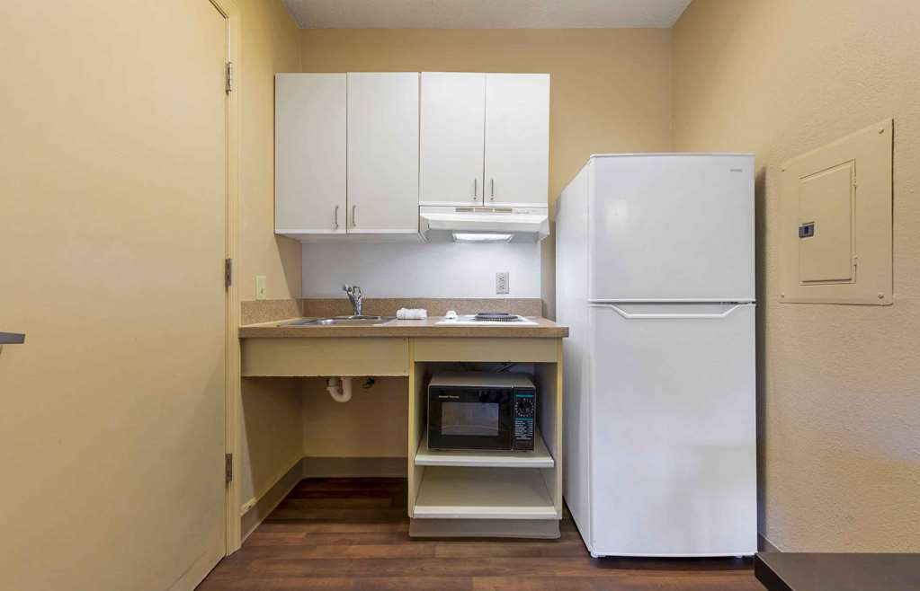 Extended Stay America Suites Fresno North - photo 14