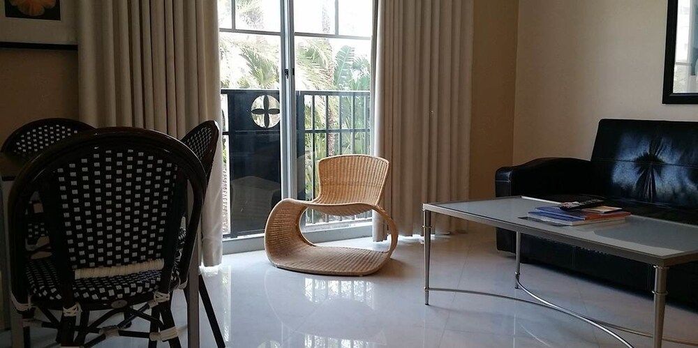 Strand Ocean Drive Suites - photo 20