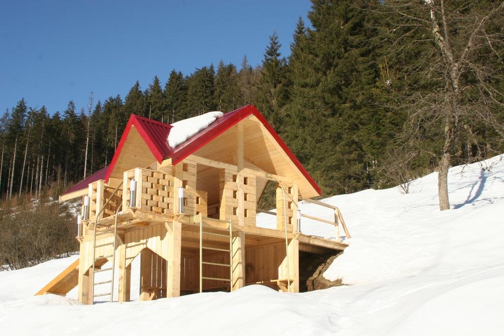 Resort Uyedineniye in Rakhiv, Ukraine