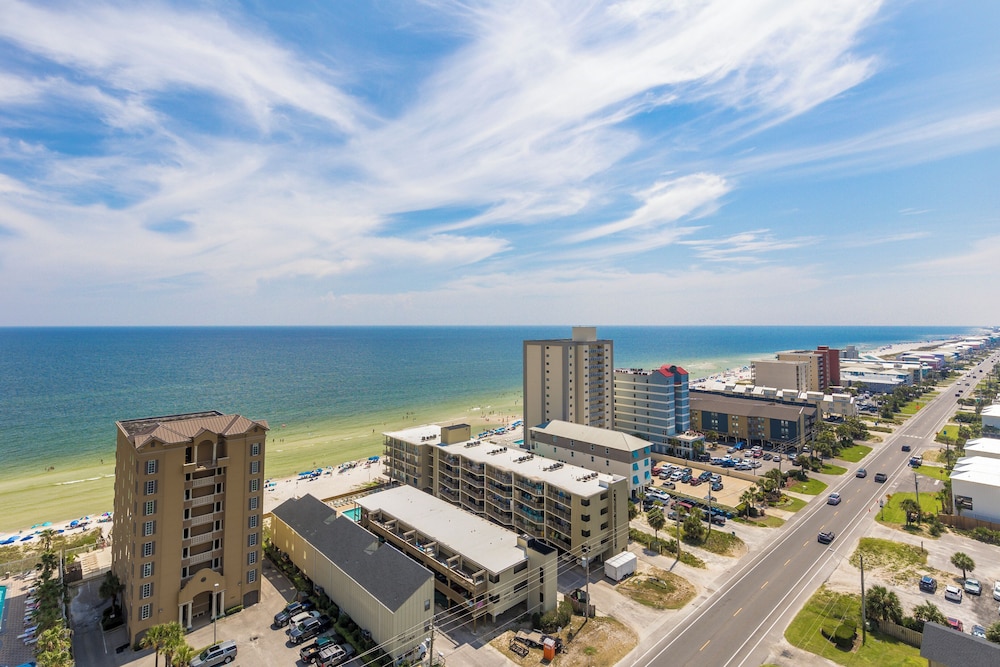 Crystal Tower Comfort Condos by Hosteeva - photo 120