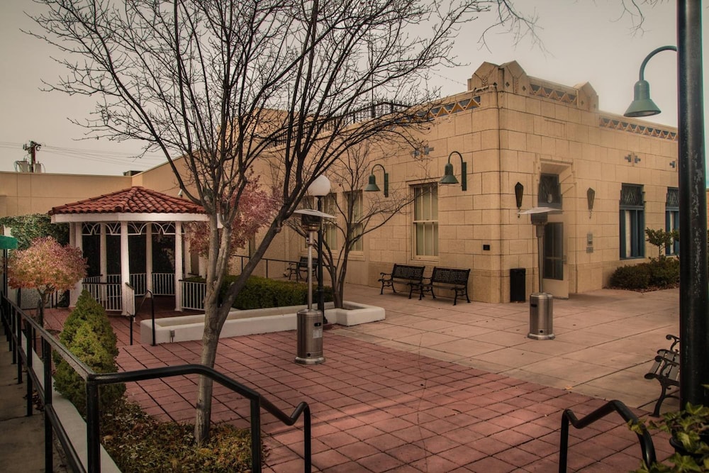Hassayampa Inn - photo 32