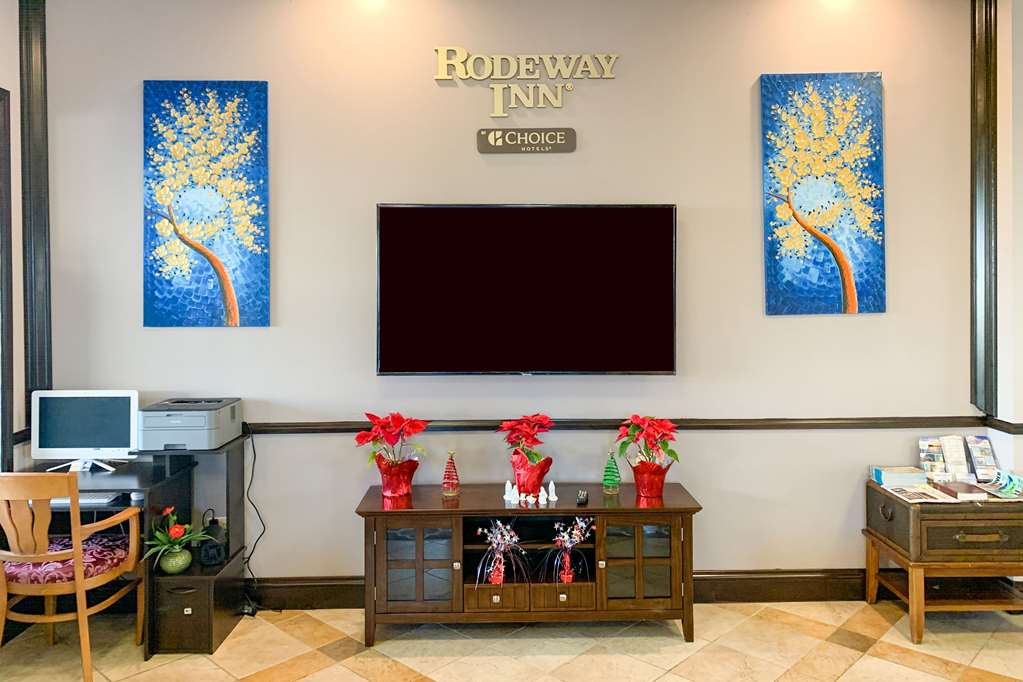 Rodeway Inn Sun City Center - photo 9