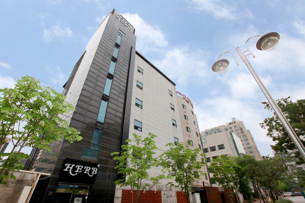 Hotel Casa - carbon neutral hotel in Suwon