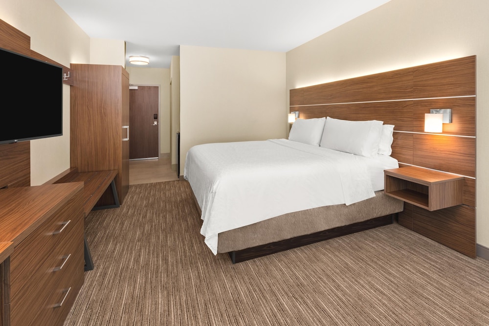 Holiday Inn Express & Suites Willows by IHG - photo 10