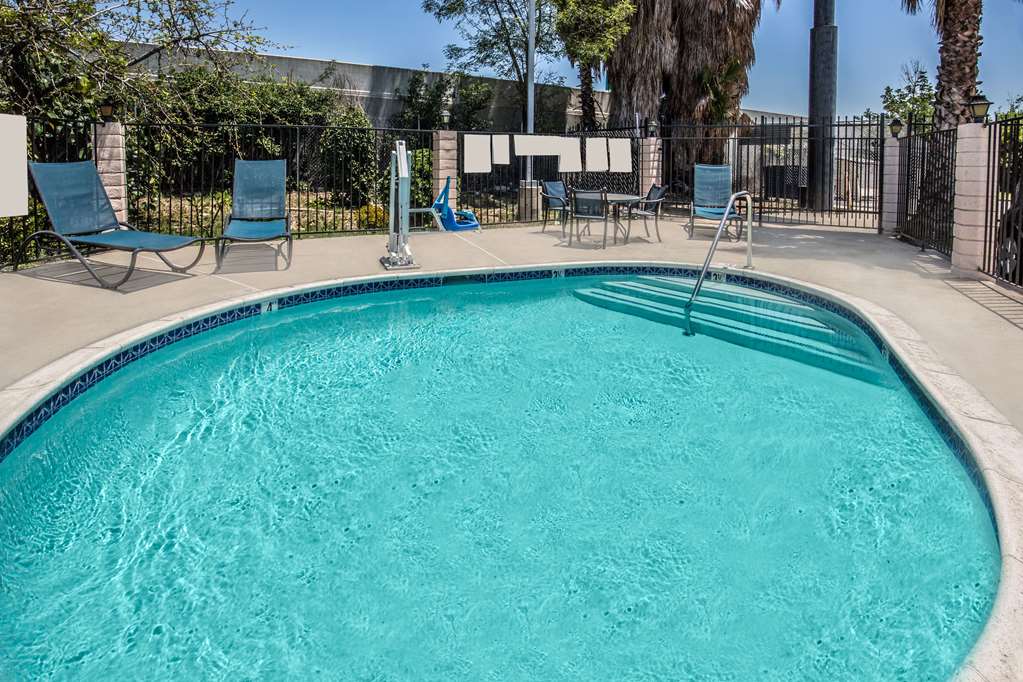 Days Inn by Wyndham Ontario Airport - photo 4