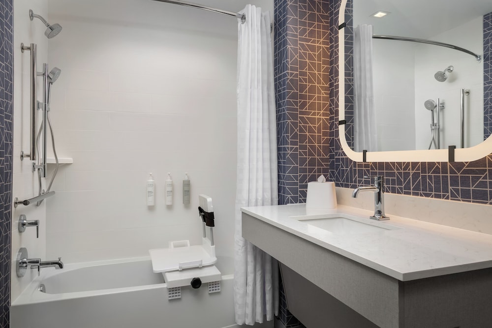 Homewood Suites by Hilton Newport Cincinnati - photo 17