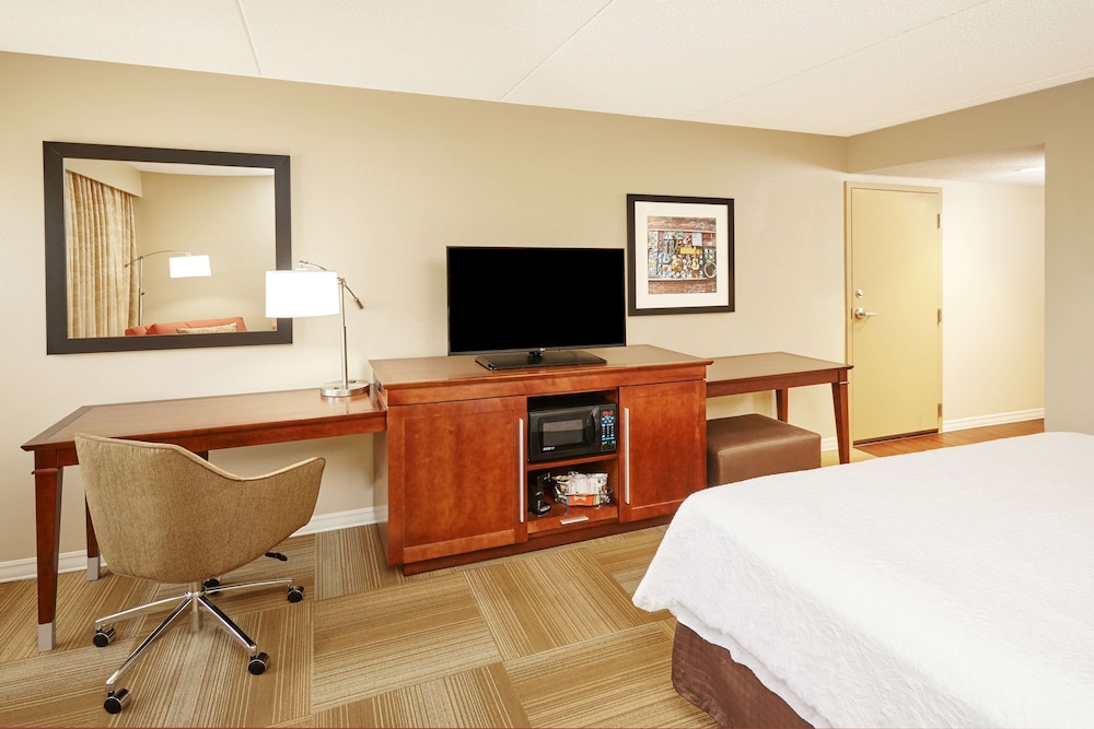 Hampton Inn Lafayette - photo 13