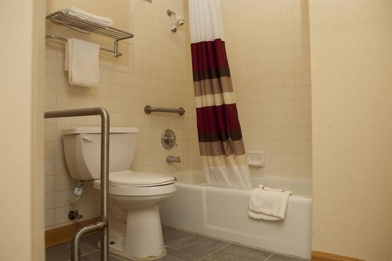 Red Roof Inn & Suites Jackson TN - photo 20