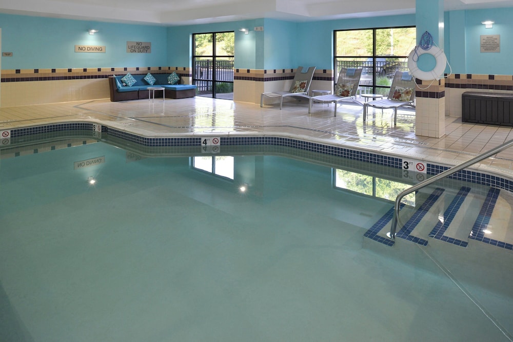Springhill Suites by Marriott Pittsburgh Mills - photo 12