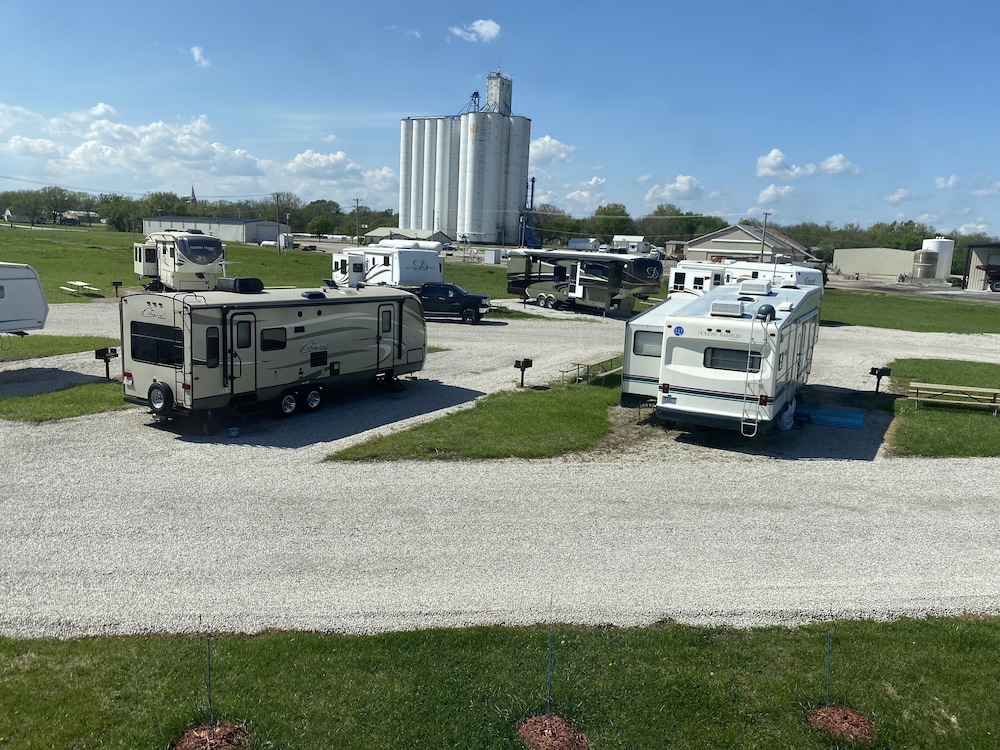 Garnett Hotel & RV Park - photo 56
