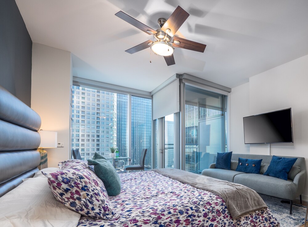 Furnished Suites in the Heart of River North - photo 13