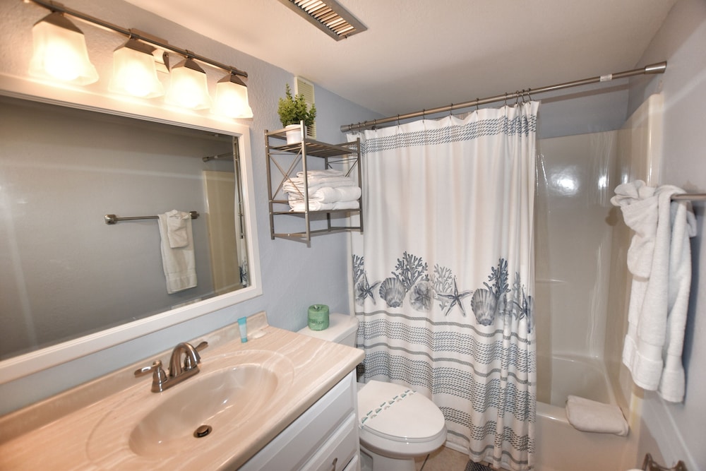 0403 Waters Edge Resort 1 Bedroom Condo by RedAwning - photo 15