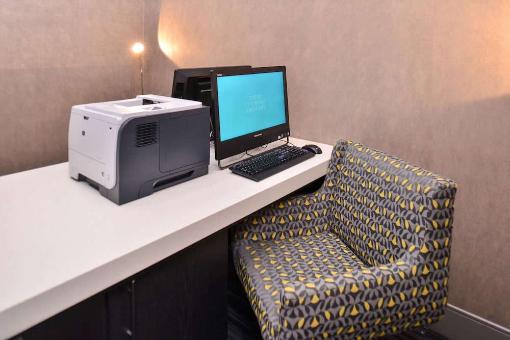 Hampton Inn & Suites Ames - photo 45