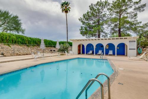 Tucson Townhome with Shared Pool in 55 and Community in Tucson, United States