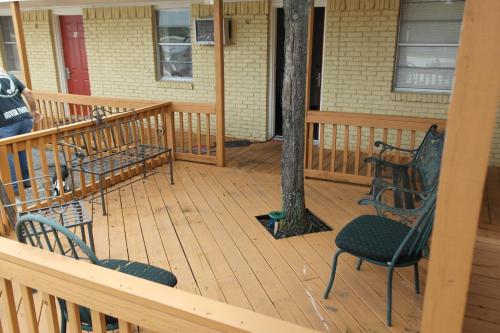 Interstate Motel - photo 16