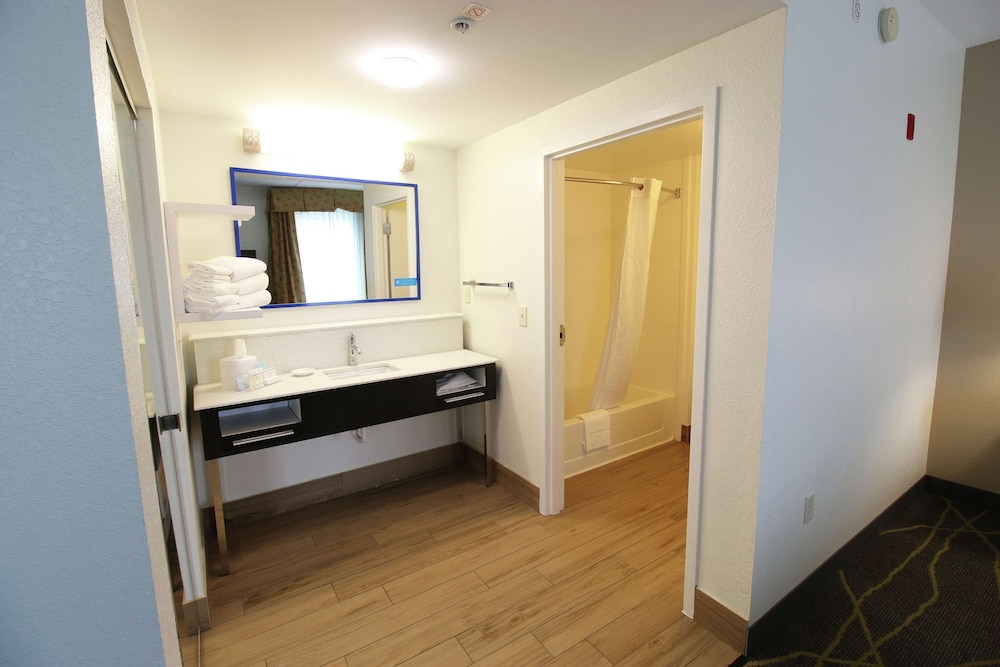 Hampton Inn & Suites Palm Coast - photo 26