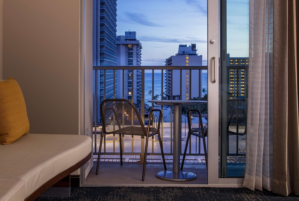 Hilton Garden Inn Waikiki Beach - photo 39
