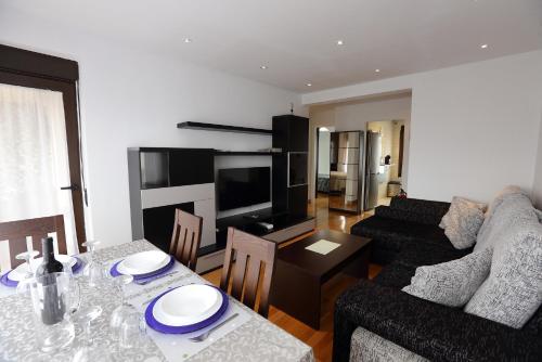 Vivienda Turistica Lore Artian. — hotel in Laguardia
