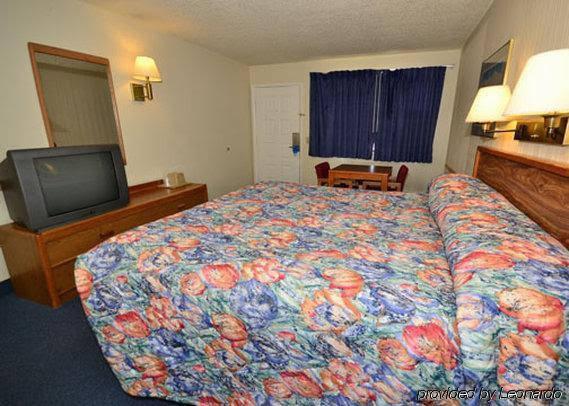 Rodeway Inn Laramie - photo 8