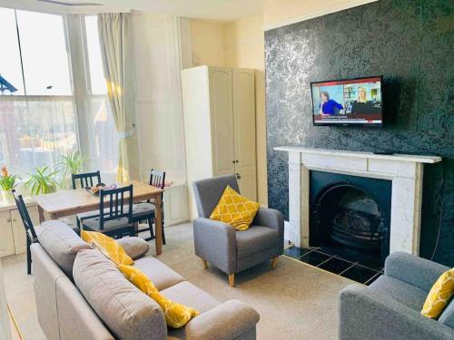 Scoresby's 2 bedroom apartment with parking