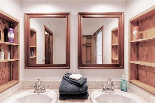 Malibu Ocean Villa with King Bed Hot Tub Beach BBQ — 4-Star Luxury Hotel in Malibu, United States