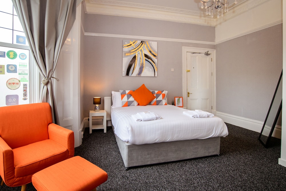 The Alexander — hotel in Swansea