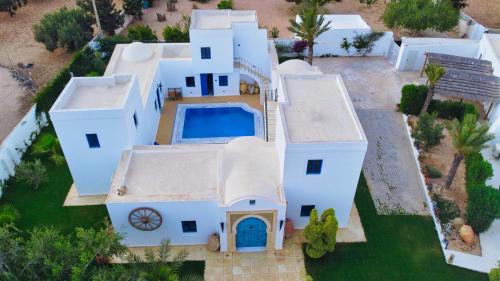 Villa Jasmin — 4-Star Luxury Hotel in Houmt El Souk, Tunisia
