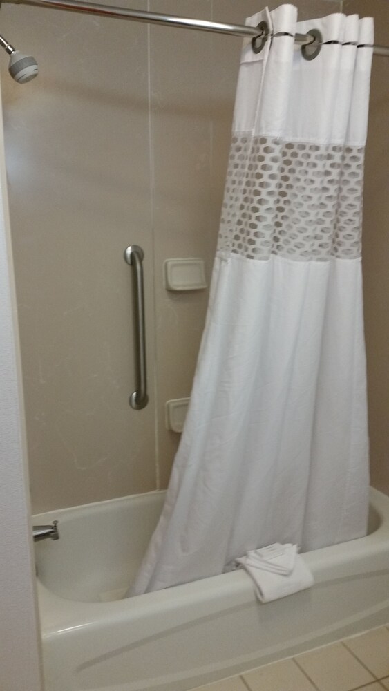 Hampton Inn Cortland - photo 33