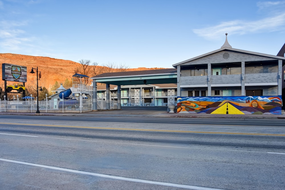 Expedition Lodge - photo 36