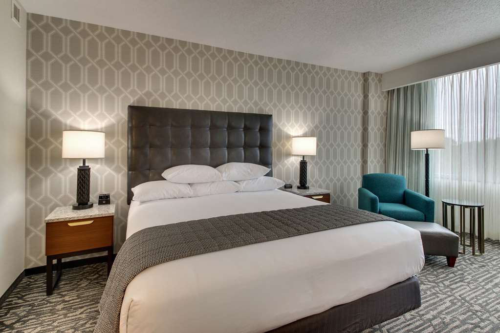 Drury Plaza Hotel Richmond - photo 23