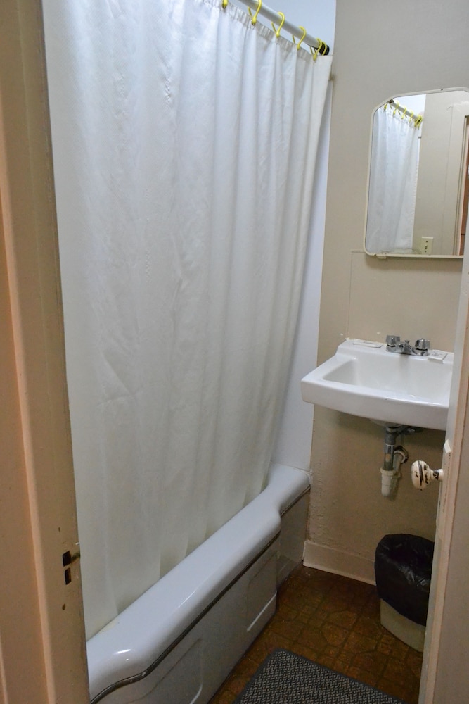Innkeeper Motel - photo 52