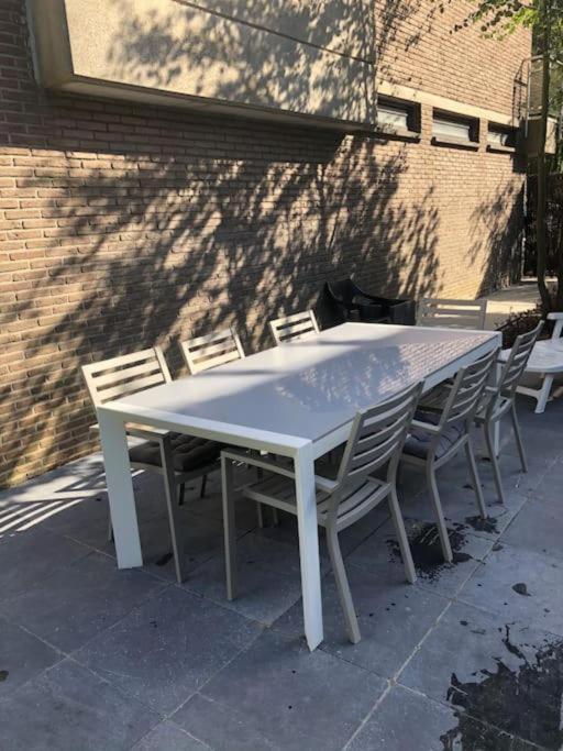Prive Kamer Met Chill Room En Gedeelde Badkamer Rand Antwerpen Afrit E313 Wommelgem Vlakbij Tramhalte Lijn 9 En 24
