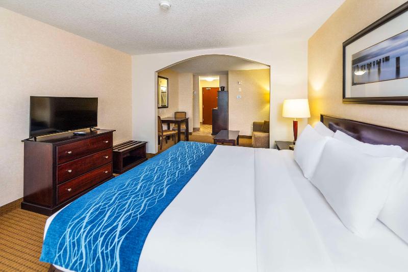 Comfort Inn And Suites Edson — Edson