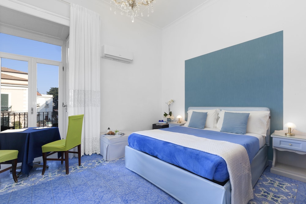 Piazza Tasso - carbon neutral hotel in Sorrento