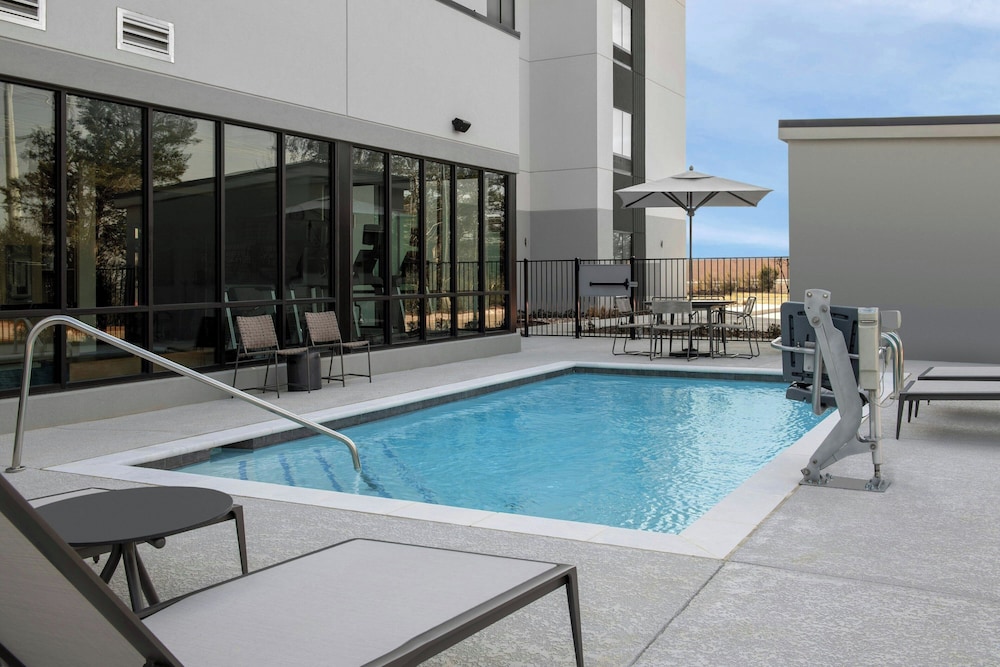 Fairfield by Marriott Inn & Suites Paris - photo 16