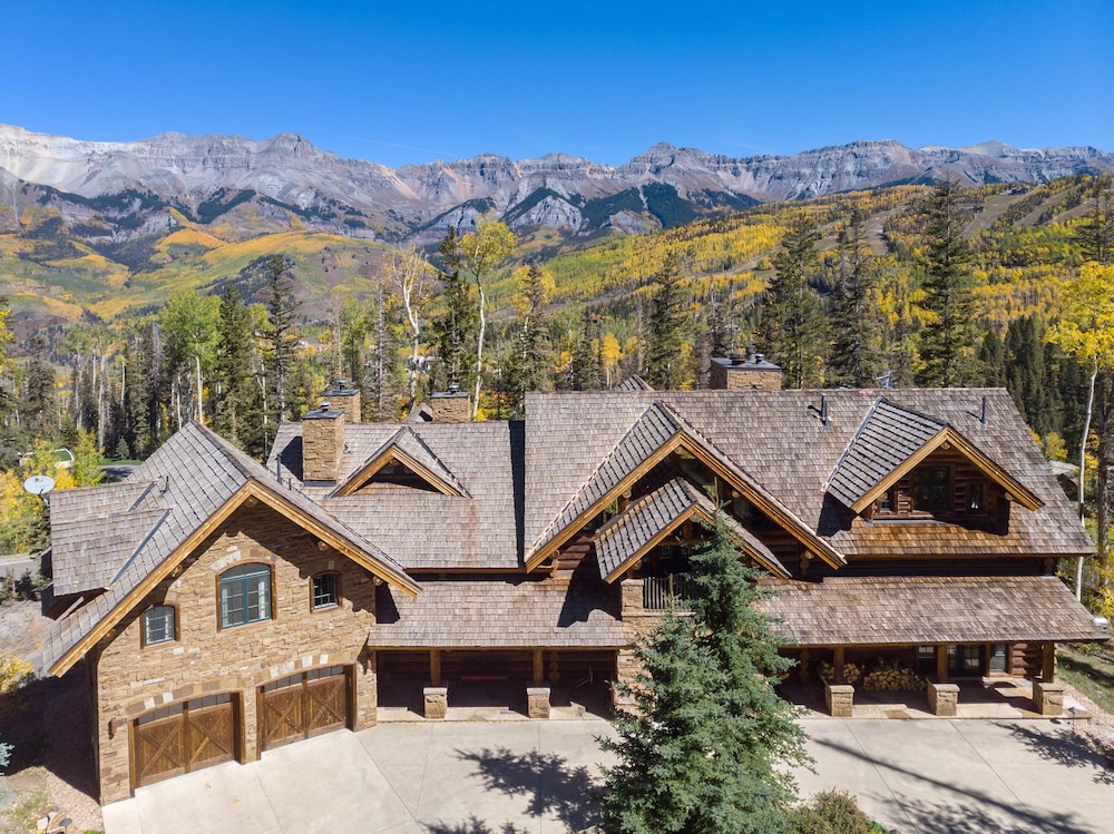 Hilltop Hideaway Expansive Views From This Private Estate Hot Tub Pool Table - photo 60