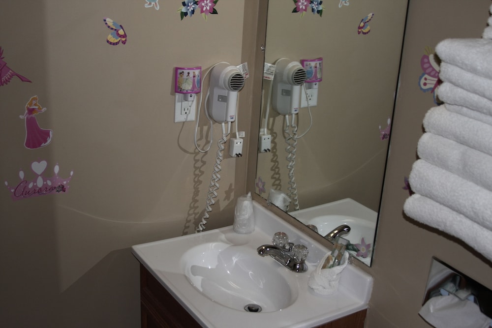 Gladstone Inn & Suites - photo 12