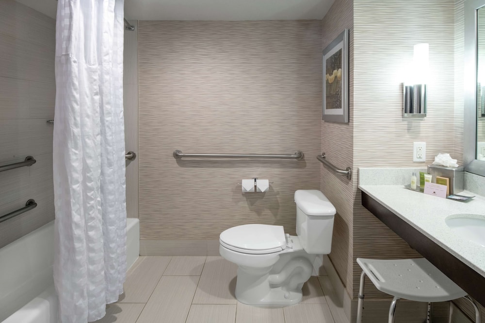 DoubleTree by Hilton Hotel Jacksonville Airport - photo 17