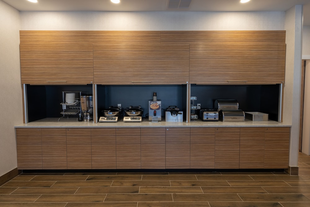 TownePlace Suites by Marriott Clinton - photo 24