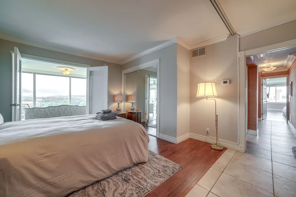 Luxe Dtwn Reno Penthouse 3 Mi to Casinos