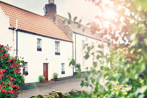 Britannia Cottage Holy Island — 4-Star Luxury Hotel in Berwick-Upon-Tweed, United Kingdom