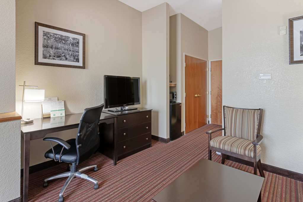 Best Western Plus Bradbury Inn & Suites - photo 15