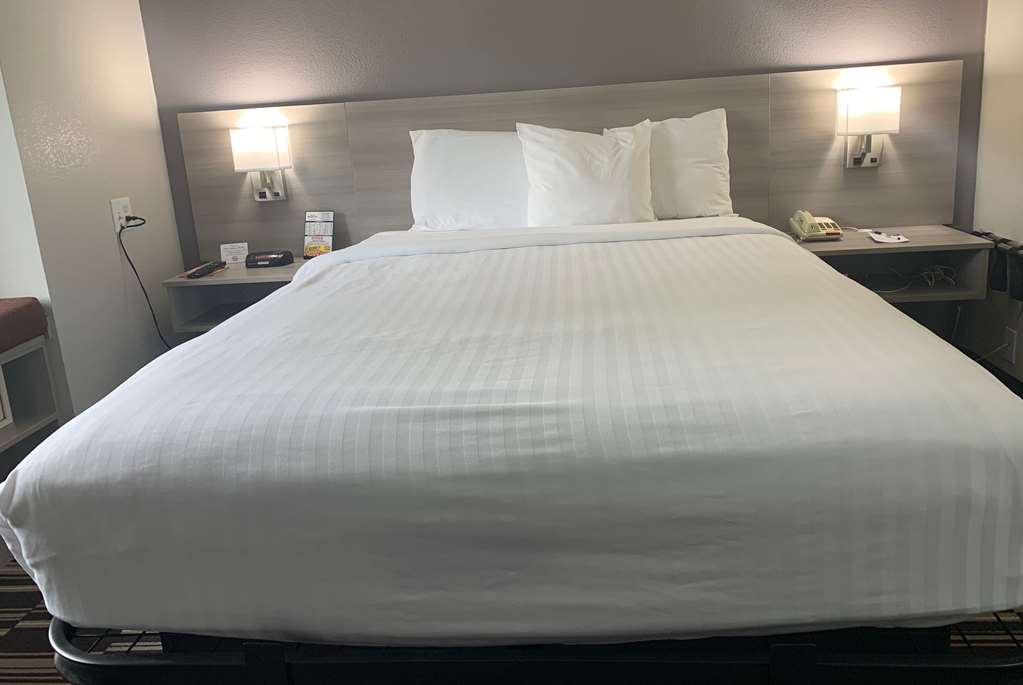 Microtel Inn by Wyndham Charlotte Airport - photo 5