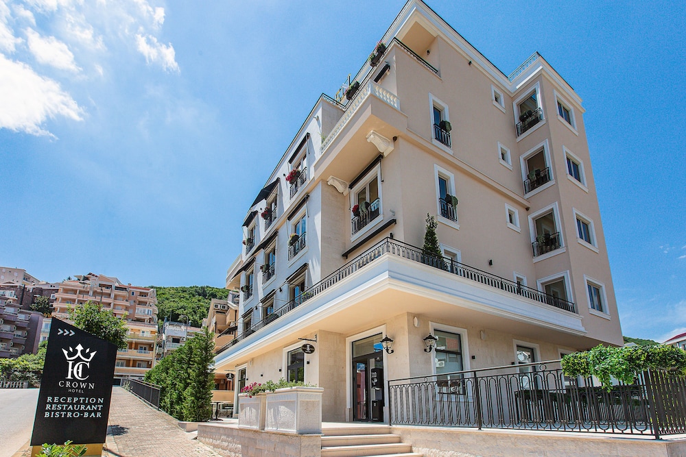 Hotel Crown - carbon neutral hotel in Budva