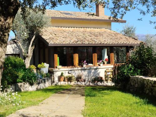 La casetta indipendente con ampio spazio verde pet-friendly hotel Fontechiari