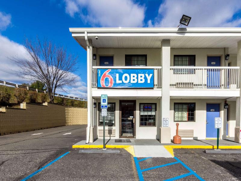 Motel 6 New Brunswick NJ - photo 30