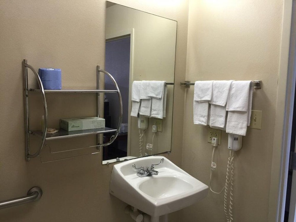 Mayfair Inn - photo 29
